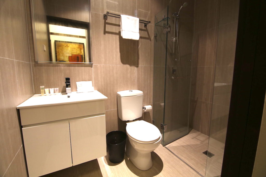 Southern-Cross-Hotel-Sydney-nsw-pub-accommodation-bathroom1