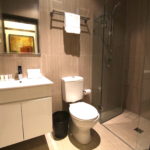 Southern-Cross-Hotel-Sydney-nsw-pub-accommodation-bathroom1