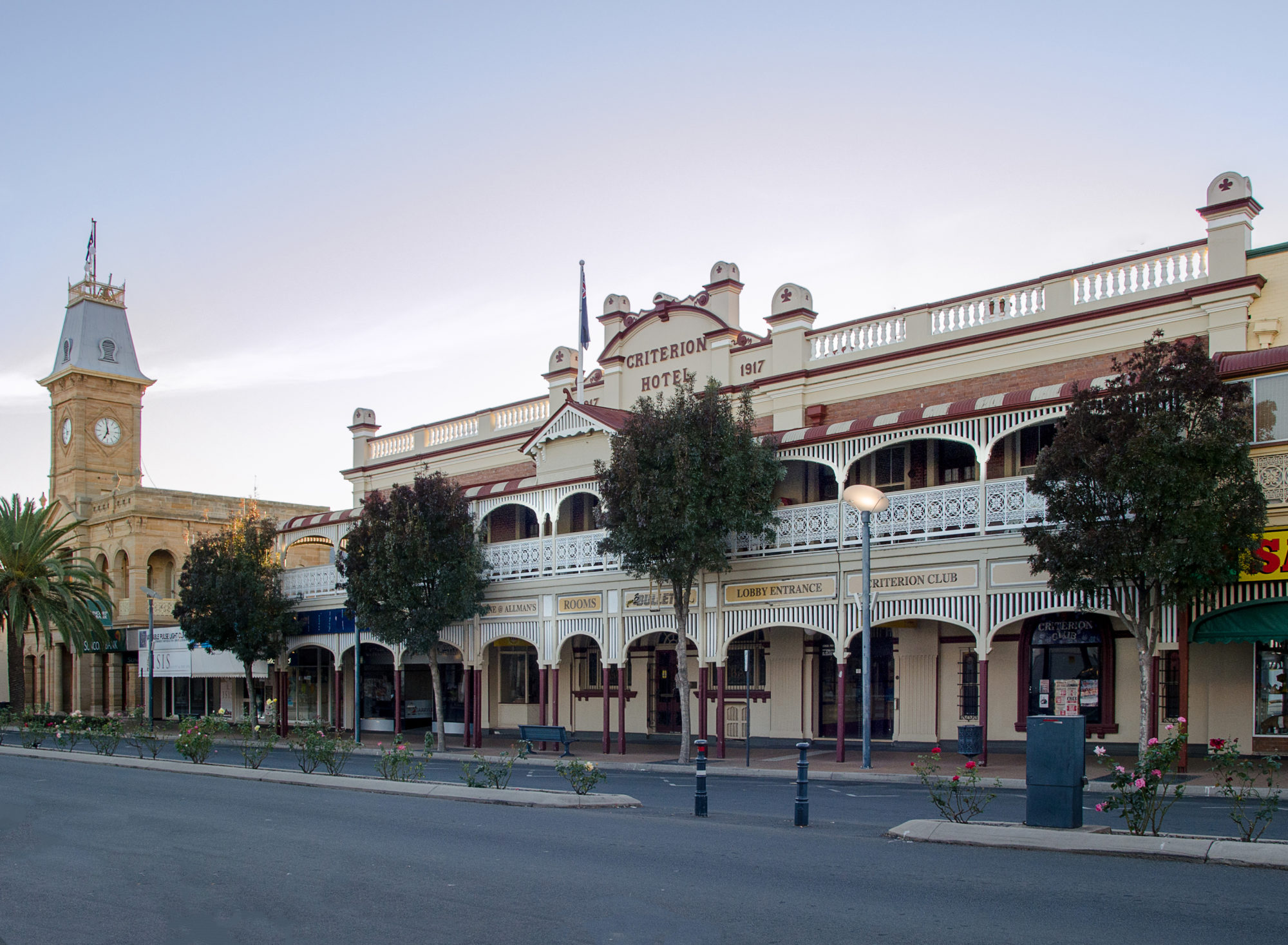 The-Criterion-warwick-accommodation-hotel-front