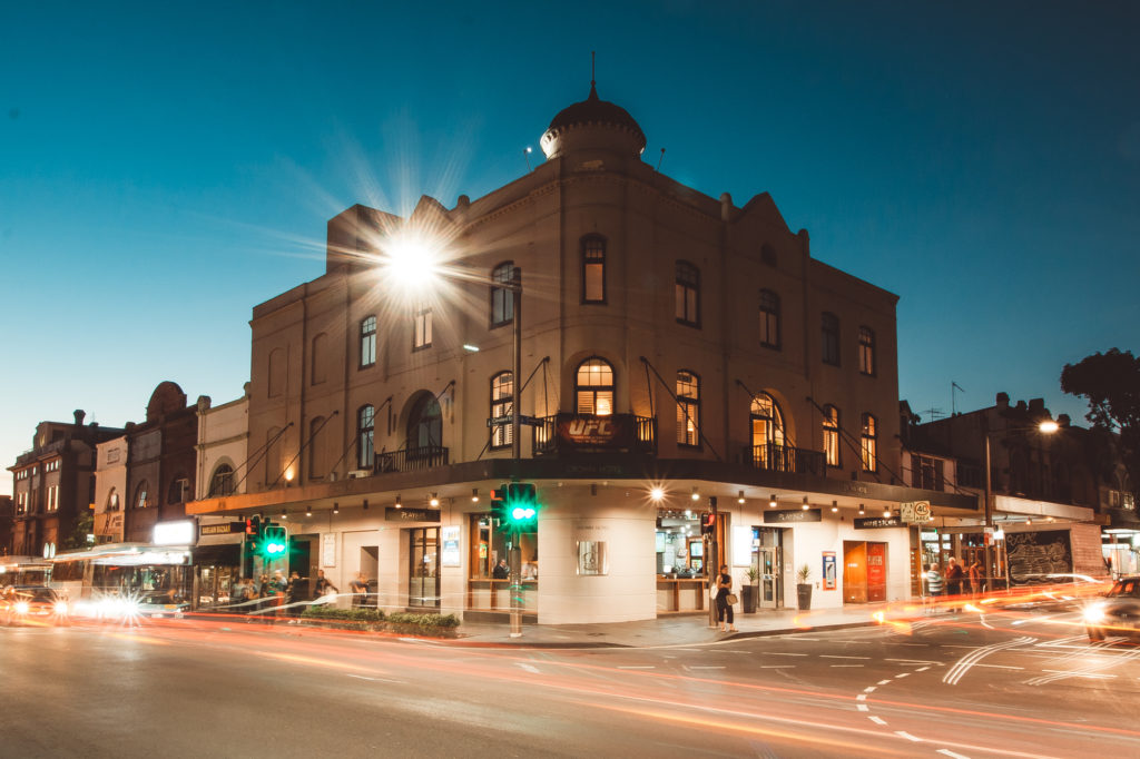 crown-hotel-surry-hills-pub-hotel-accommodation-outsite