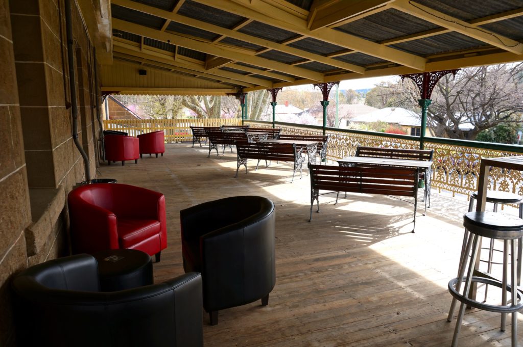 royal-hotel-cooma-pub-accommodation-exterior