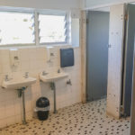 Pier-hotel-coffs-harbour-nsw-accommodation-shared-bathroom