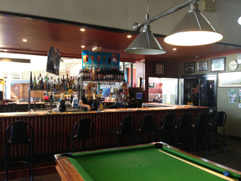 Rod N Reel Hotel Affordable Woodburn Pub Rooms Directory