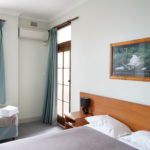 hurstville-ritz-hotel-motel-nsw-pub-accommodation-triple-room-shared-bathroom1