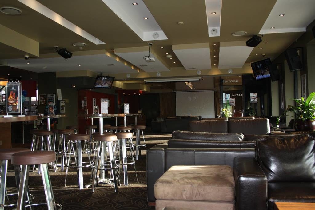 southern-cross-hotel-sports-bar