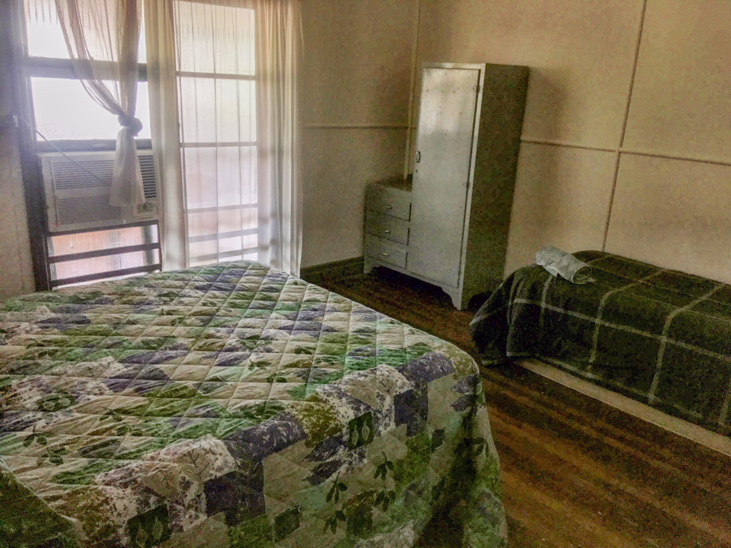 Royal-hotel-carrangarra-tambo-qld-pub-accommodation-exterior-double-single-room