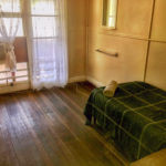 Royal-hotel-carrangarra-tambo-qld-pub-accommodation-exterior-single-room