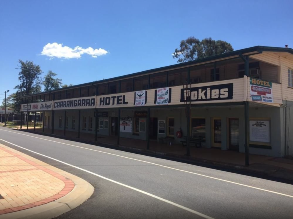 Royal-hotel-carrangarra-tambo-qld-pub-accommodation-exterior2