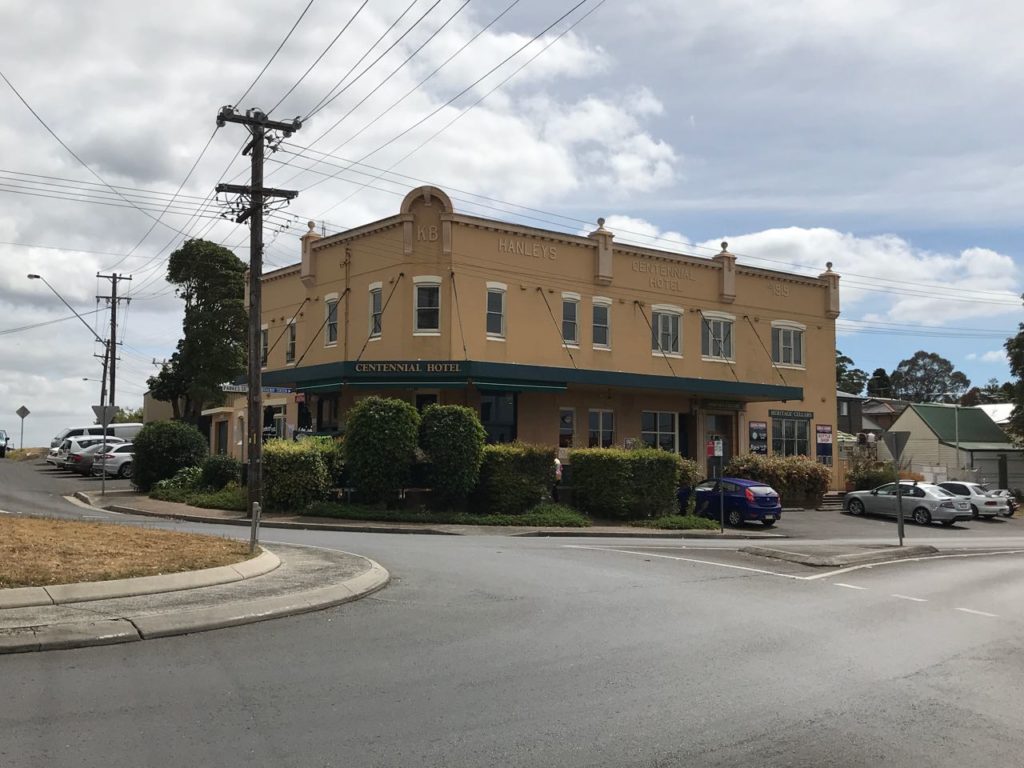 Helensburgh-hotel-nsw-pub-accommodation-Exterior1