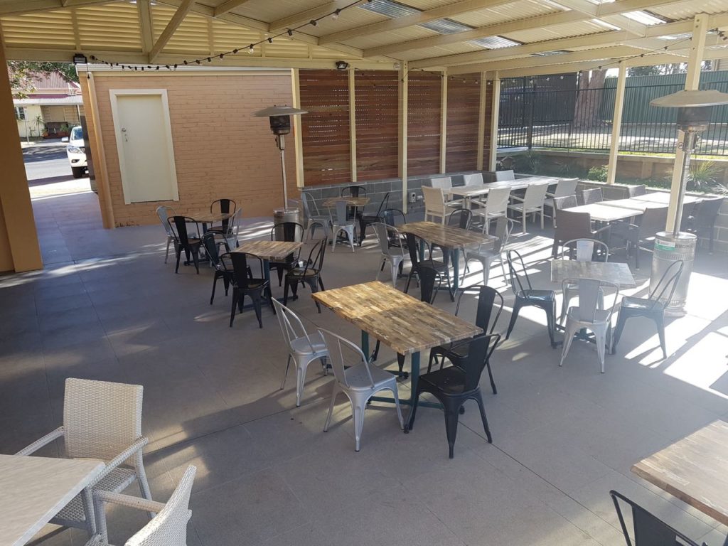 helensburgh-hotel-nsw-pub-accommodation-bar-beer-garden3