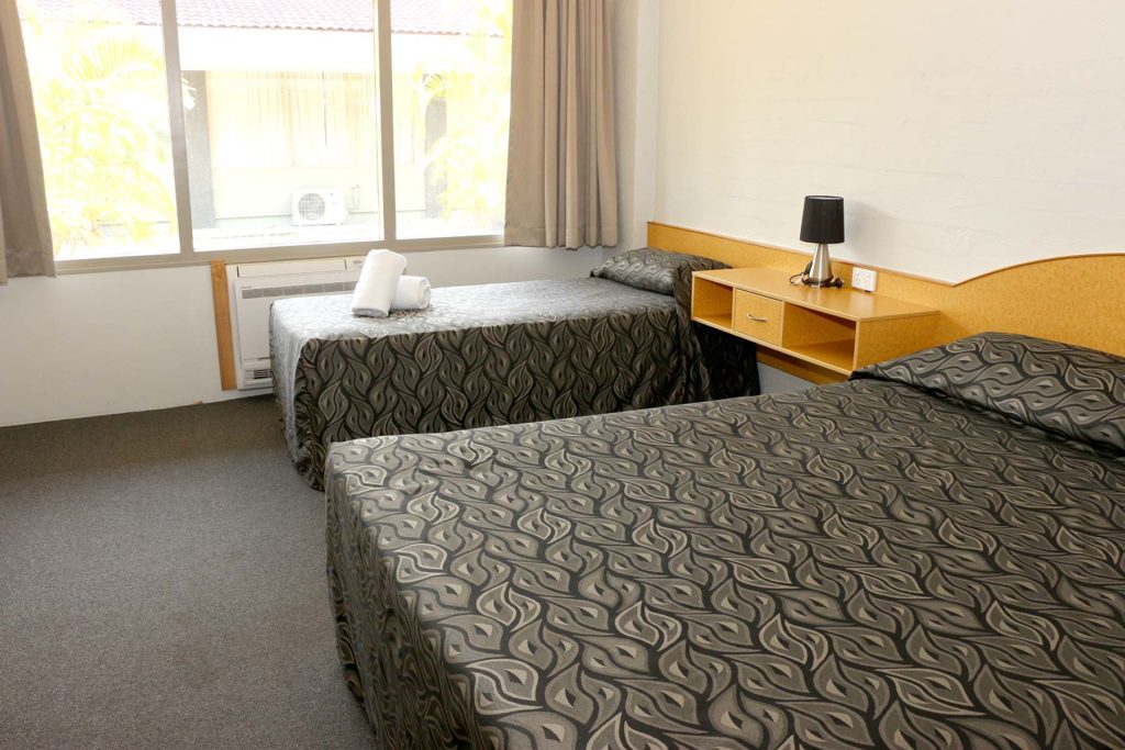 Salisbury-hotel-motel-qld-pub-accommodation-queen-single-room2