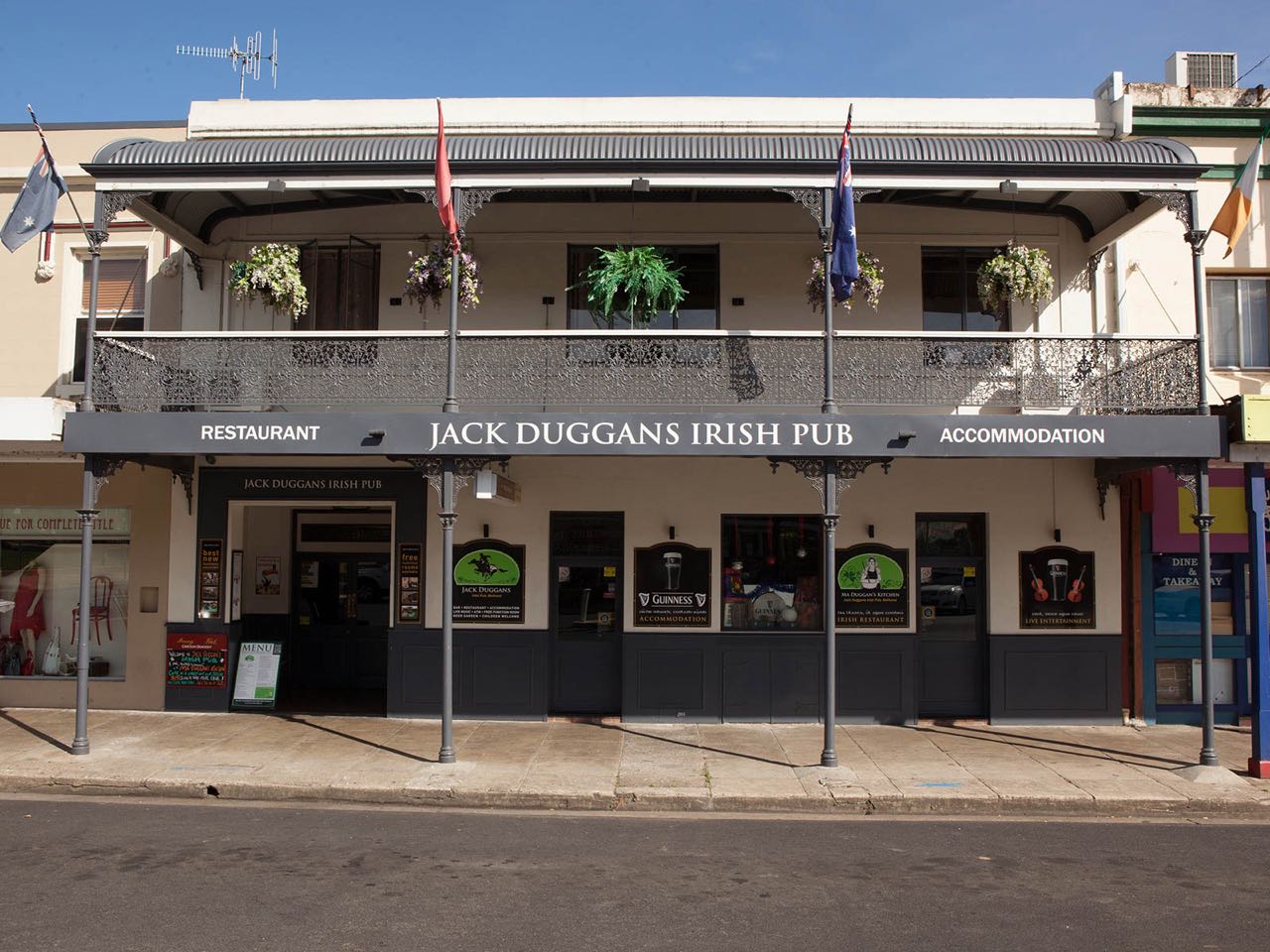Jack Duggans Irish Pub Bathurst Pub Rooms